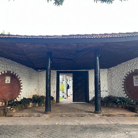 Buddha'S Tree (Adults Only) Hostel Mtwapa Exterior photo