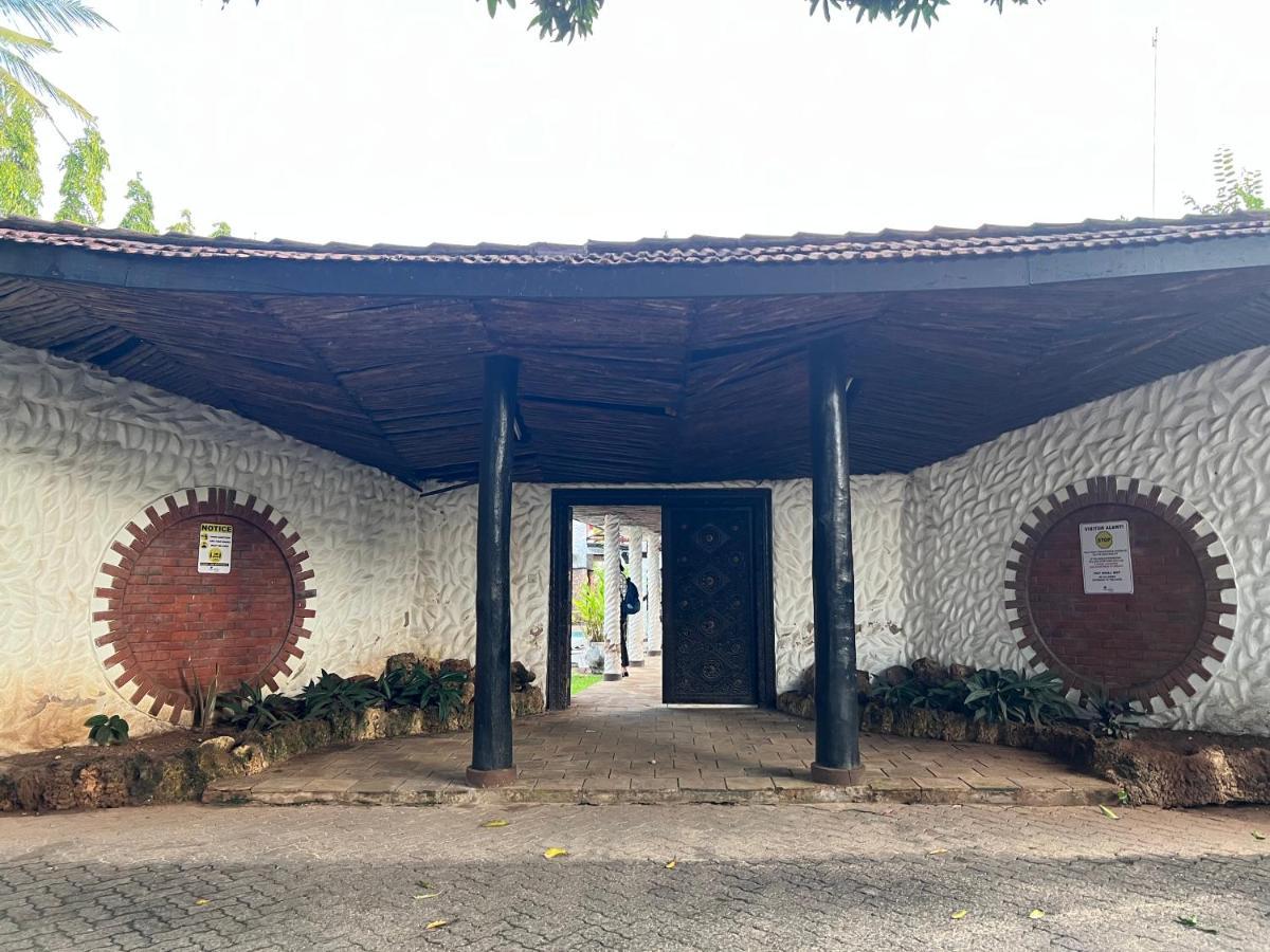 Buddha'S Tree (Adults Only) Hostel Mtwapa Exterior photo