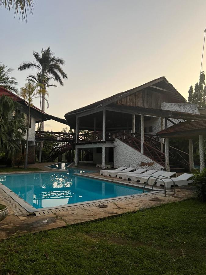 Buddha'S Tree (Adults Only) Hostel Mtwapa Exterior photo