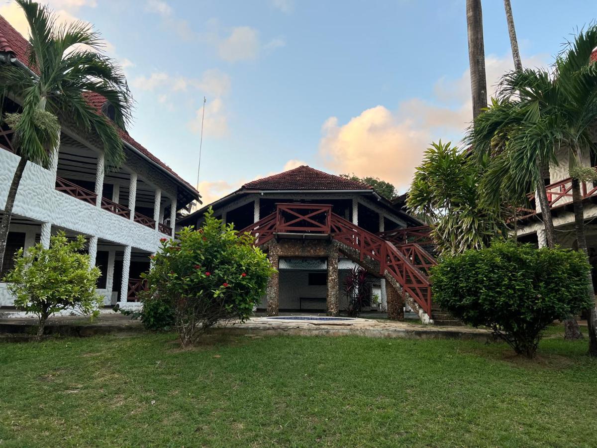 Buddha'S Tree (Adults Only) Hostel Mtwapa Exterior photo